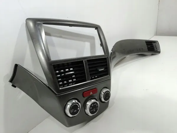 Moldurón Salpicadero Subaru OEM 66110FG020 - Usado image 3