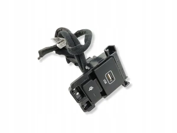 Hyundai Santa Fe USB-uttag OEM 84670SIRA8 image 2