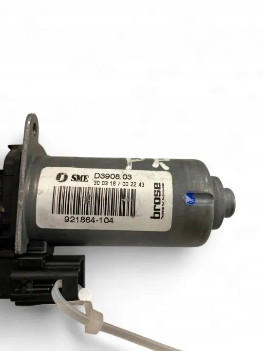 Mercedes-Benz GLC Sitzmotor OEM 921864104 image 8