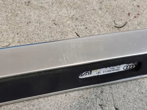 Barre de toit droite OEM 80A860022D pour Audi Q5 II 2016-2020 image 4
