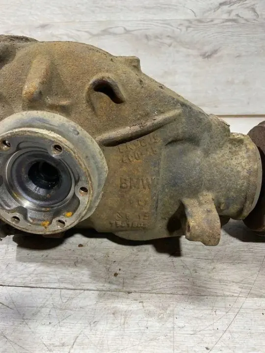 BMW X3 E83 Taka tasauspyörästö 225ZE01W373 2.0L Diesel image 5