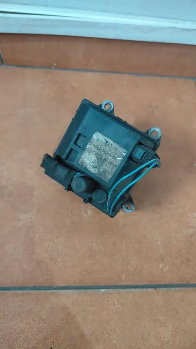 Chauffe-eau Mercedes OEM A0001591504 - Occasion image 3