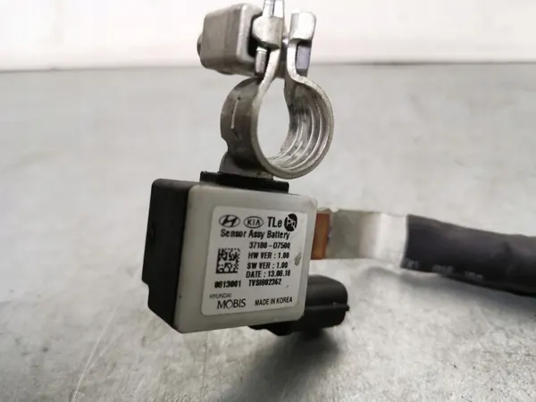 Abrazadera pirotécnica Hyundai Tucson TL OEM FBZ9721 image 3