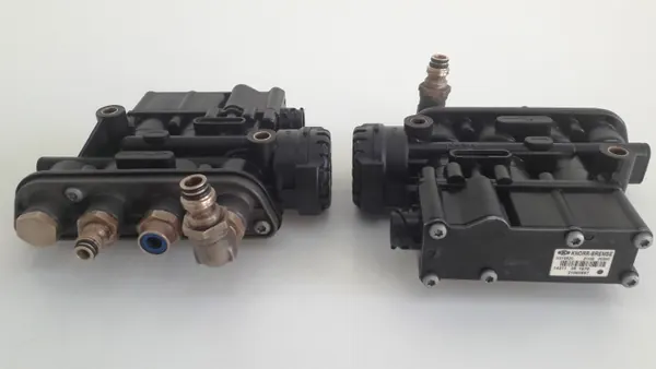 ECAS Luftventil OEM RVI 21083657 - Gebraucht Volvo OE image 3