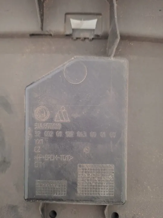 SKODA RAPID 1.6 TDI Underdel 5JA807611 image 3