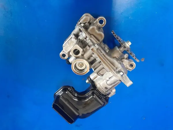 Mazda Öljypumppu OEM PE7W14100 Mazda 2 DJ 1.5:lle image 2