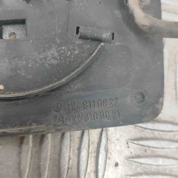 Mercedes-Benz E W124 Oikean Peilin Lisäosa OEM A1248100821 image 5