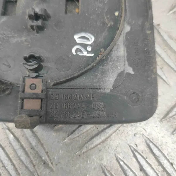 Mercedes-Benz E W124 Oikean Peilin Lisäosa OEM A1248100821 image 6