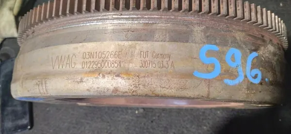 VW Audi Skoda Seat 2.0 TDI Volante de Dupla Massa 03N105266E image 2