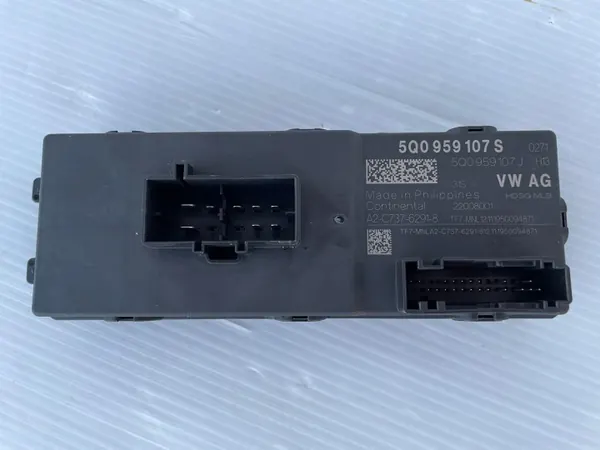 Module Commande Hayon Audi Q3 83A OEM 5Q0959107S image 2