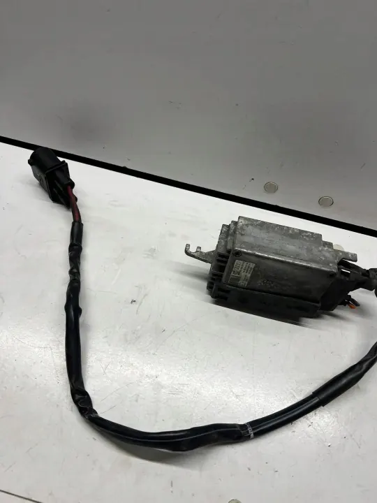 OEM YQP2993 Jäähdytinpuhaltimen ohjain Audi A4 B7 image 2