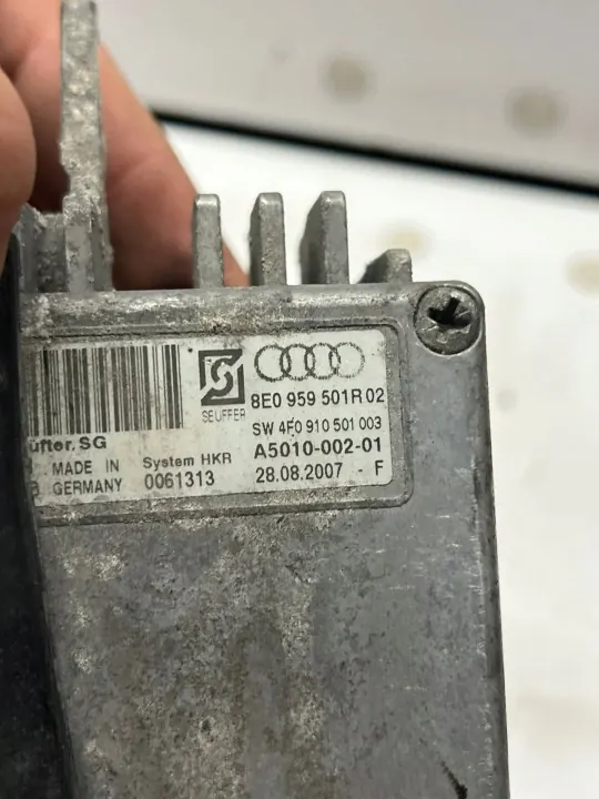 OEM YQP2993 Jäähdytinpuhaltimen ohjain Audi A4 B7 image 3