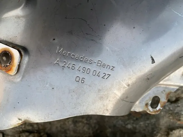 Mercedes 246 B-luokan Vasen Taka Pakopää OEM 2464900327 image 4