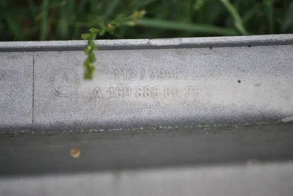 Parachoques trasero Mercedes A169 3D Plata OEM A 1698850925 image 5