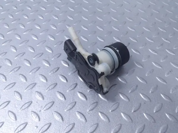 Gebrauchte AdBlue-Pumpe OEM LR133195 für Land Rover image 3