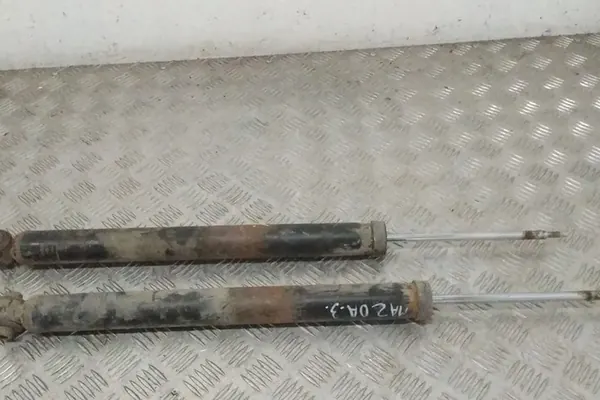 Mazda 3 Stötdämpare Fram + Bak 1.6L Diesel image 2