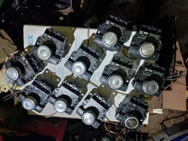 Mercedes iDrive Controller OEM C 204 - Käytetty image 2