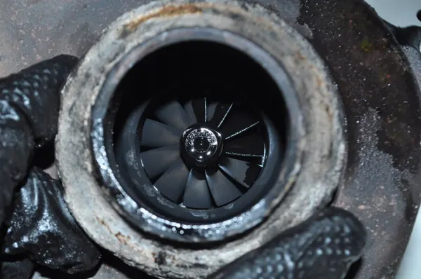 Turbo Volvo OEM 9663199280 - État Utilisé image 4