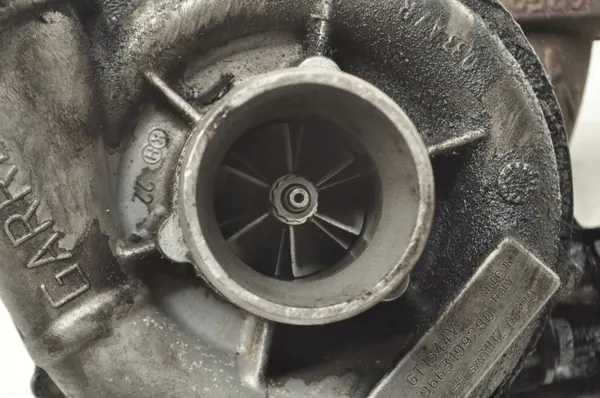 Turbo Volvo OEM 9663199280 - État Utilisé image 7