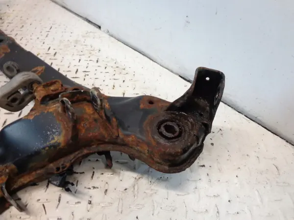 Mercedes C W203 Heck-Schlitten OEM 2033507600 - Gebraucht image 4