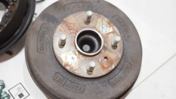 Tambour de Frein Mazda 2 DJ 2015-> Arrière Droit image 3