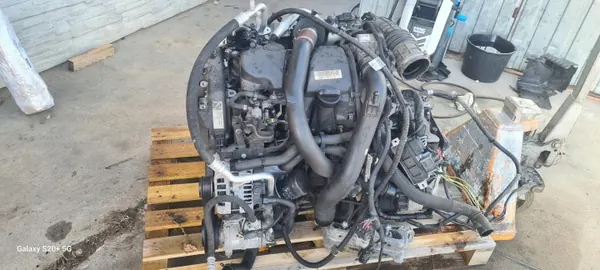 OEM 607 SILNIK W176 diesel-moottorituki ruiskuttimilla image 2