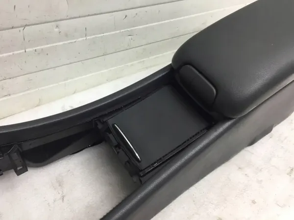 Accoudoir tunnel Mercedes C W203 OEM A2036802639 image 5