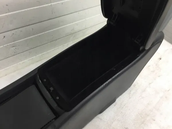 Accoudoir tunnel Mercedes C W203 OEM A2036802639 image 7