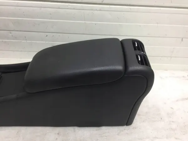 Accoudoir tunnel Mercedes C W203 OEM A2036802639 image 9