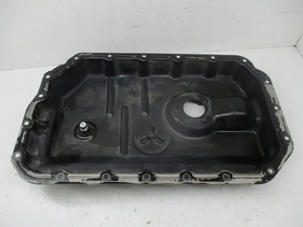 Audi Q7 A4 3.0 TFSI Oljetank 06E103600C image 3