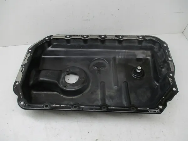 Audi Q7 A4 3.0 TFSI Oljetank 06E103600C image 4