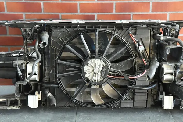 Etutuki jäähdyttimillä BMW 4 G22 G23 M440iX image 9