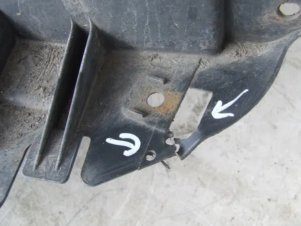 BMW E92 E93 etu vasen lokasuoja OEM 7154415 image 4