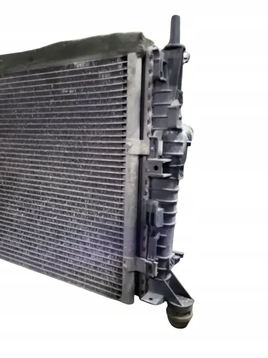 Ford OE 3M5H8005RK Radiador, sistema de refrigeración image 2