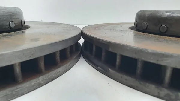 Jeu disques et plaquettes avant OEM AUST131638 BMW F01 image 3