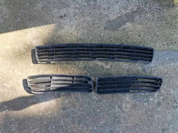 Audi A4 B5 A/C-kondensaattori anturilla 8D0260401G image 4