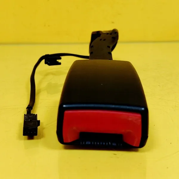 Hebilla de cinturón de seguridad delantera izquierda Volkswagen Passat B6 image 1