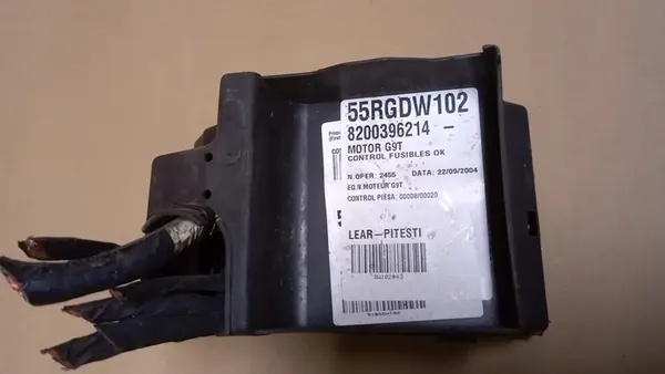 CAIXA DE FUSÍVEIS RENAULT ESPACE IV 8200396214 image 2