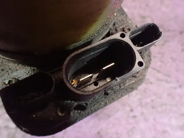 VW POLO IV 9N 06-09 1.4 Bomba de direção assistida 6R0423371 image 6