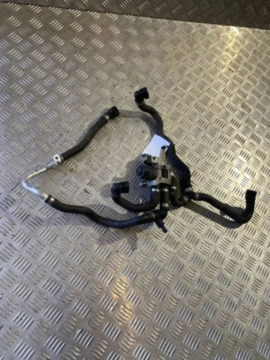 BMW X4 F26 2018 Koelvloeistof regelklep OEM 8572508 image 4