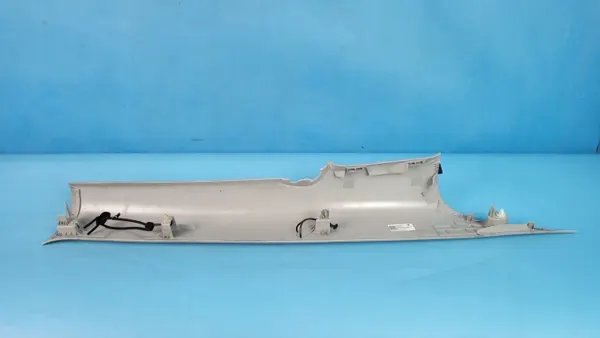 Tesla Model 3 Oikea Pilarikansi OEM 1527916-01-F image 7