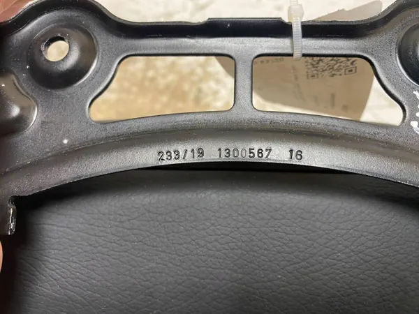 Accoudoir arrière Mercedes-Benz OEM 13056716 pour E W213 image 6