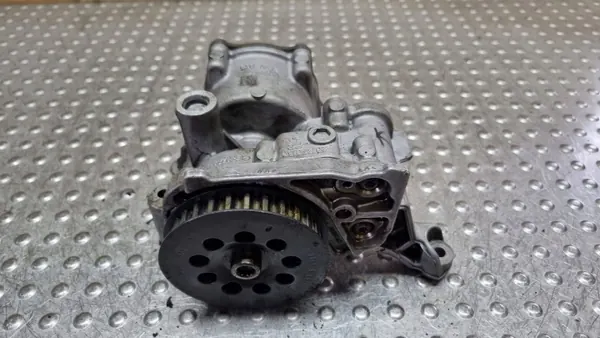 Bomba de óleo OEM 04L145208K para VW Golf VII 2.0 TDI image 2
