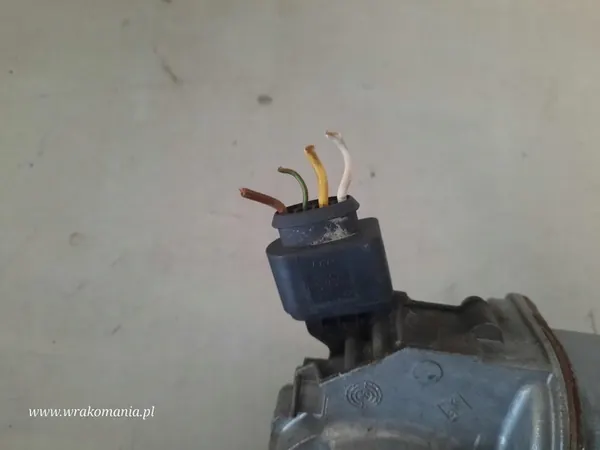 Opel Zafira II Etu Pyyhkijämoottori image 5