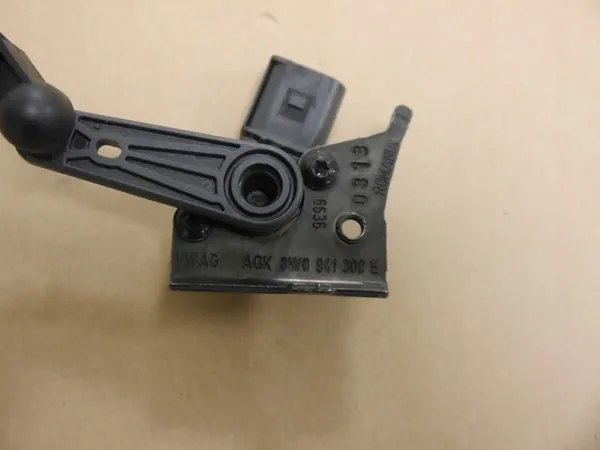 Sensor de Nivel Audi OE OEM 8W0941309E Usado image 3