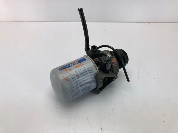 Vanne de dessiccateur d'air MAN TGM TGX TGS EURO 6 LA8543 OEM 81521026370 image 4