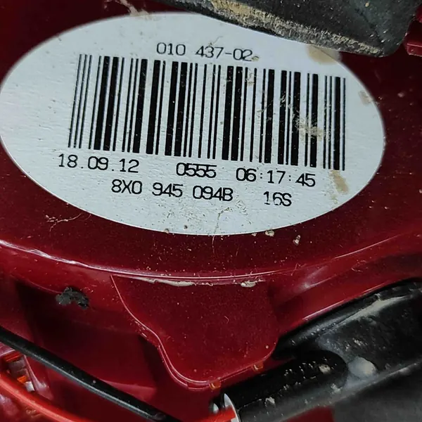 AUDI A1 Lámpara Trasera Derecha 8X0945094B image 4