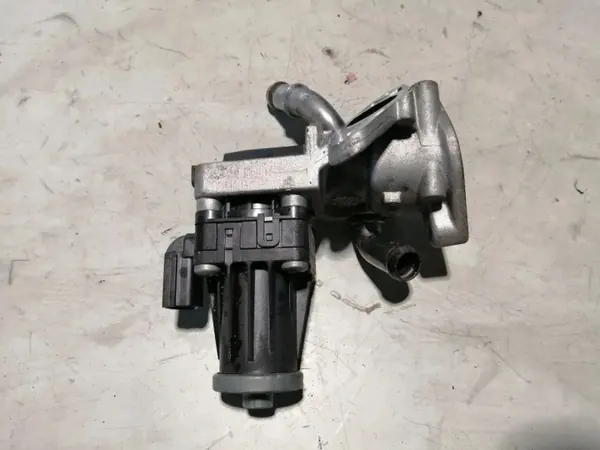 Válvula EGR Ford OEM FB3Q-9D475-AC para Ranger 3.2 TDCI image 2