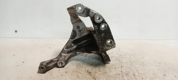 Motorpompbeugel OEM 7097271 voor Toyota Land Cruiser image 2
