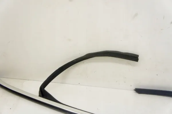 UQ185 Opel Insignia B Fram Höger Dörrfönstertätning image 5